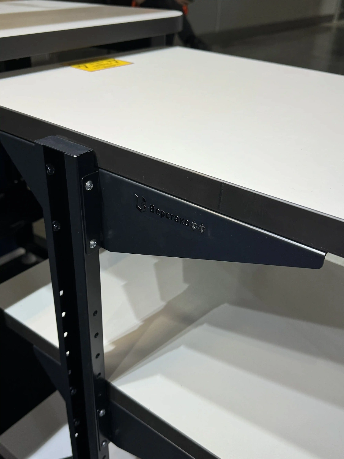 SPC A Подкатной антистатический стол 850x550x800 мм