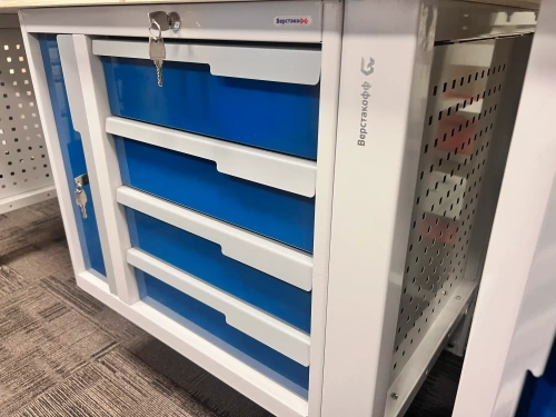 CTR 1632.L34.5-1 Верстак слесарный 1670x1593x743 мм