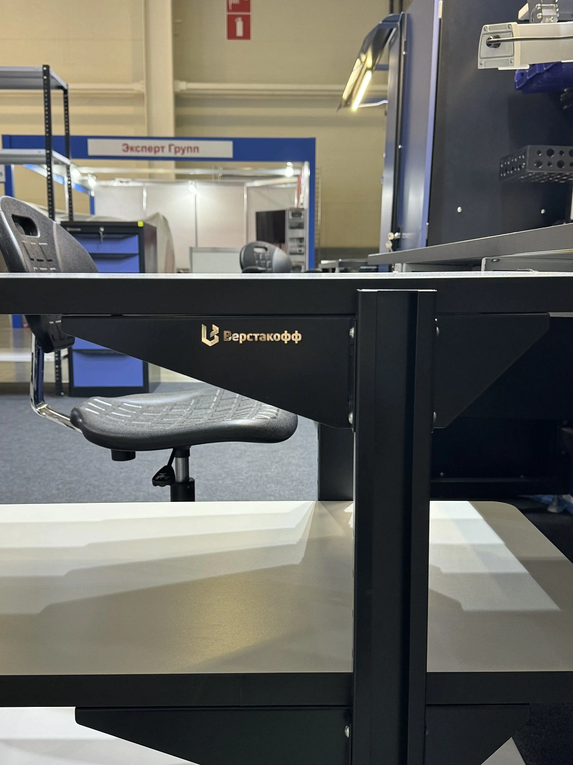 SPC A Подкатной антистатический стол 850x550x800 мм